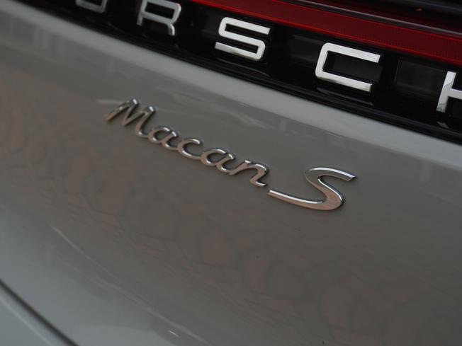 PORSCHE Macan Photo 39