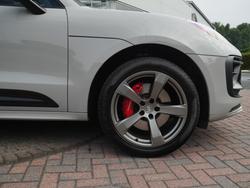 PORSCHE Macan Photo 4