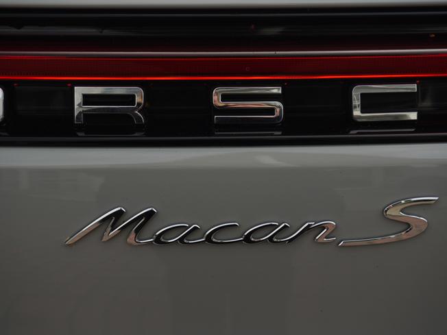 PORSCHE Macan Photo 40