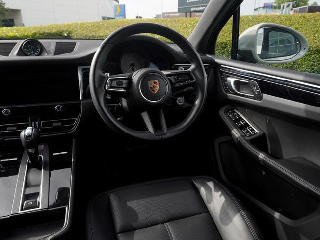 PORSCHE Macan Photo 8