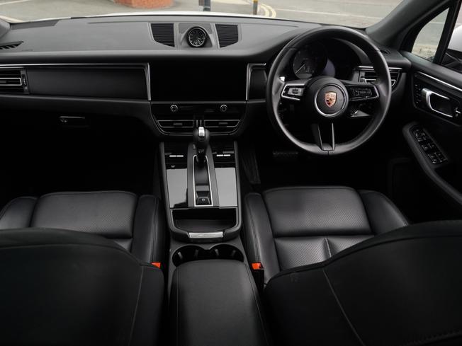 PORSCHE Macan Photo 10