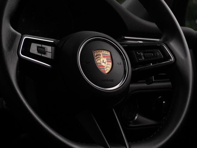 PORSCHE Macan Photo 11
