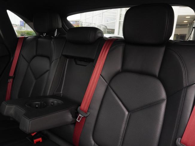 PORSCHE Macan Photo 12