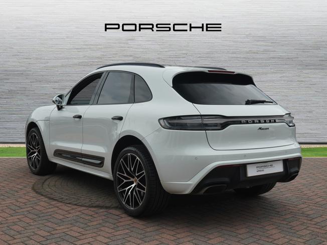 PORSCHE Macan Photo 2