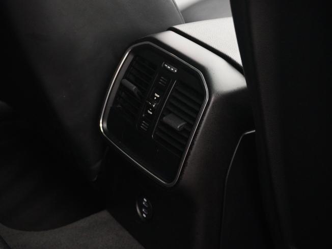 PORSCHE Macan Photo 32