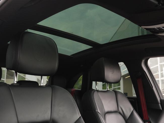 PORSCHE Macan Photo 37