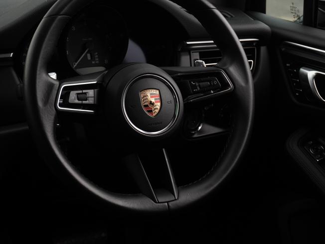 PORSCHE Macan Photo 8