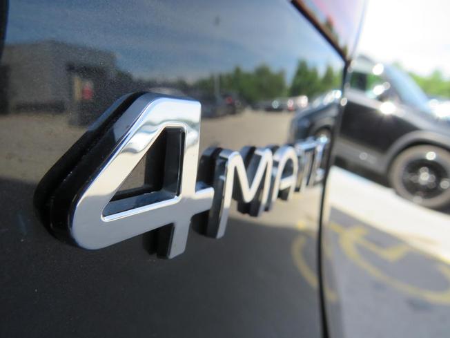 MERCEDES-BENZ EQC Photo 21