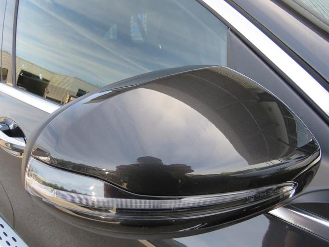 MERCEDES-BENZ EQC Photo 24
