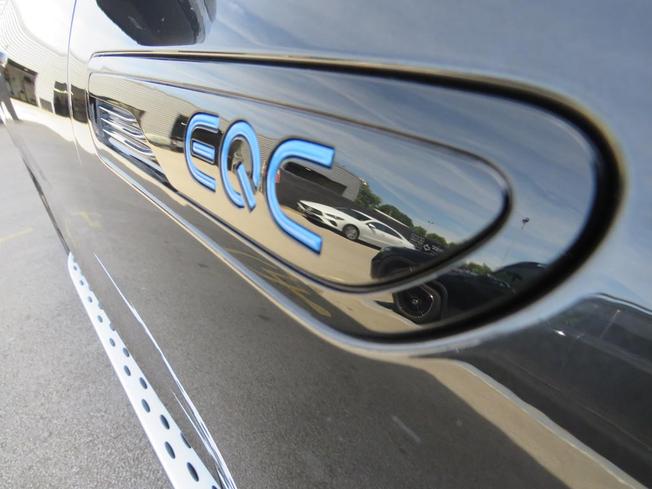 MERCEDES-BENZ EQC Photo 26