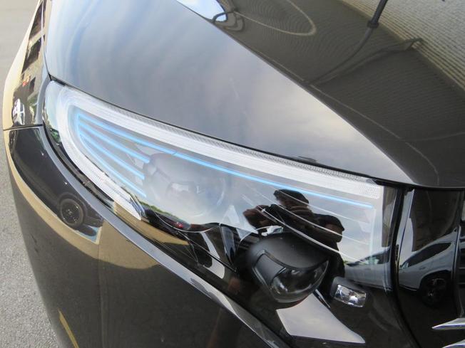 MERCEDES-BENZ EQC Photo 27