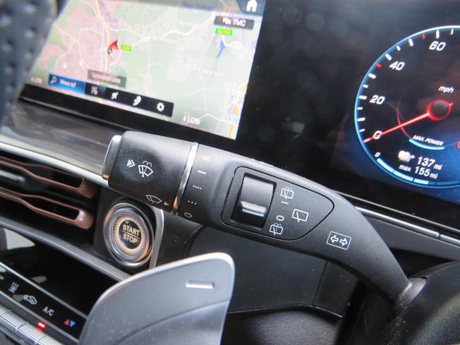 MERCEDES-BENZ EQC Photo 36
