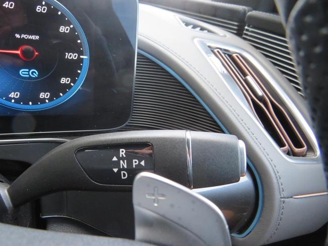 MERCEDES-BENZ EQC Photo 37