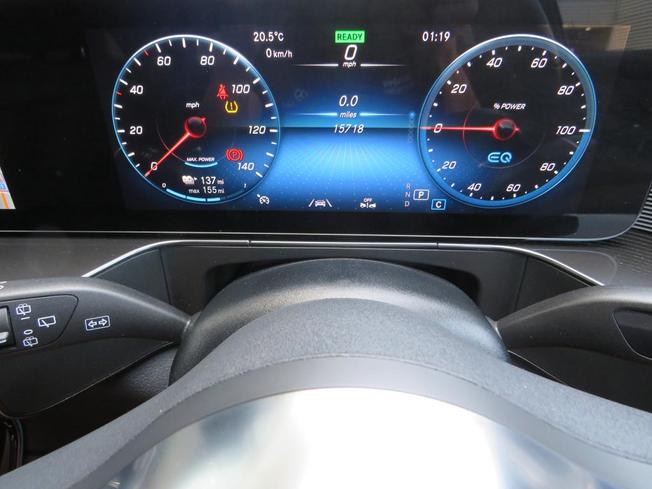 MERCEDES-BENZ EQC Photo 4