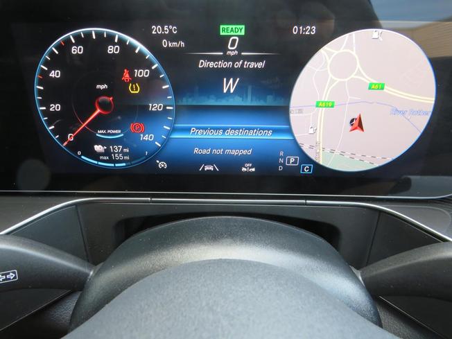 MERCEDES-BENZ EQC Photo 40