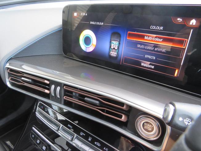 MERCEDES-BENZ EQC Photo 46