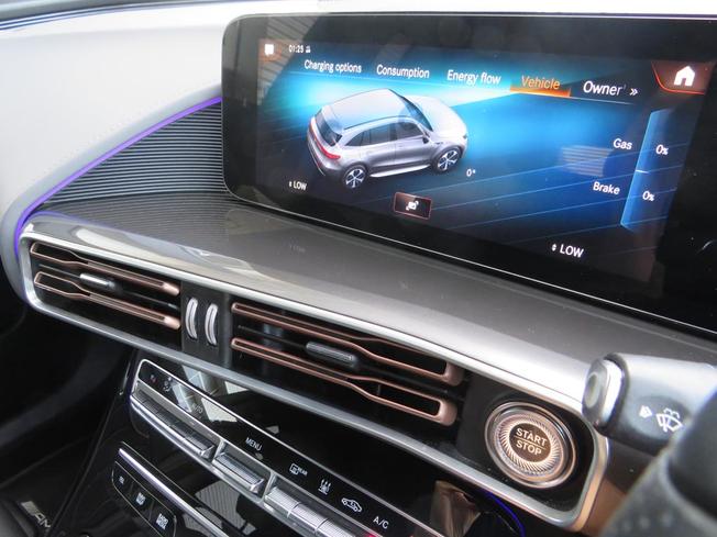 MERCEDES-BENZ EQC Photo 48