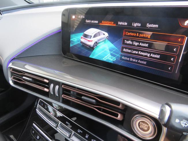 MERCEDES-BENZ EQC Photo 50