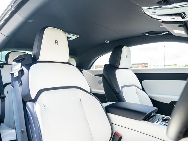 ROLLS-ROYCE Spectre Photo 11