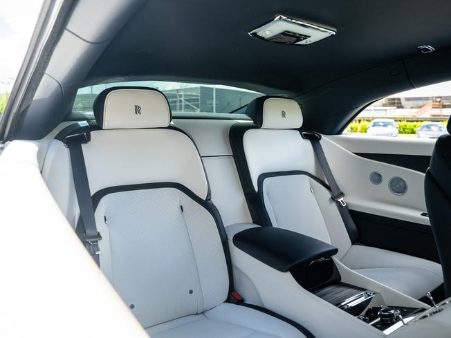 ROLLS-ROYCE Spectre Photo 17