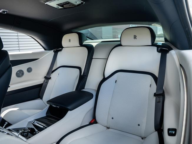 ROLLS-ROYCE Spectre Photo 20