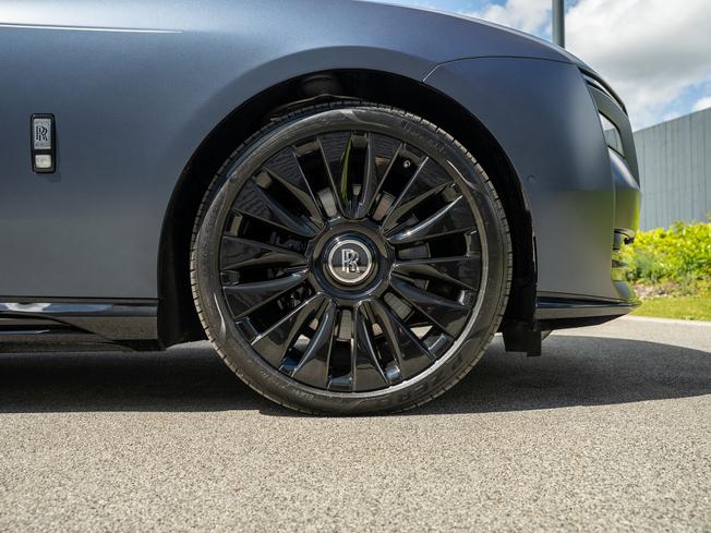 ROLLS-ROYCE Spectre Photo 30