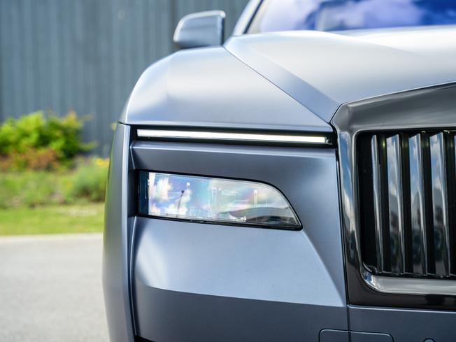 ROLLS-ROYCE Spectre Photo 34