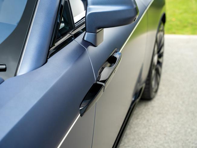 ROLLS-ROYCE Spectre Photo 39