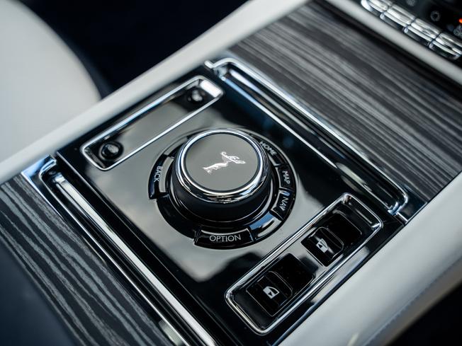 ROLLS-ROYCE Spectre Photo 9