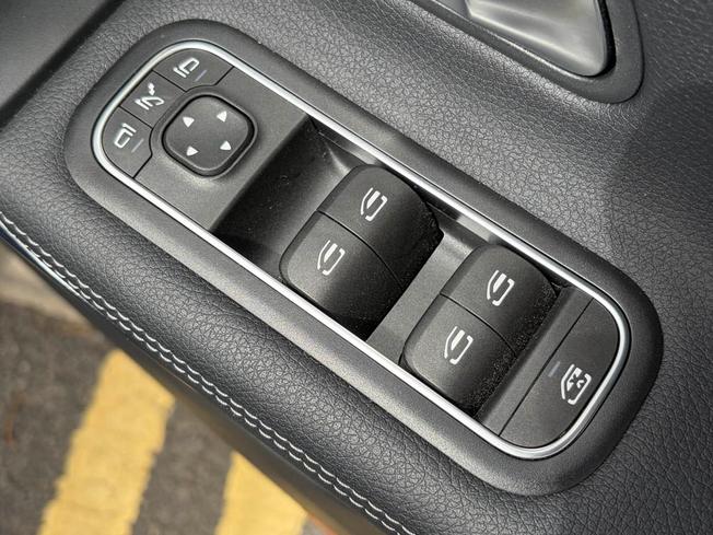 MERCEDES-BENZ CLA Class Photo 19