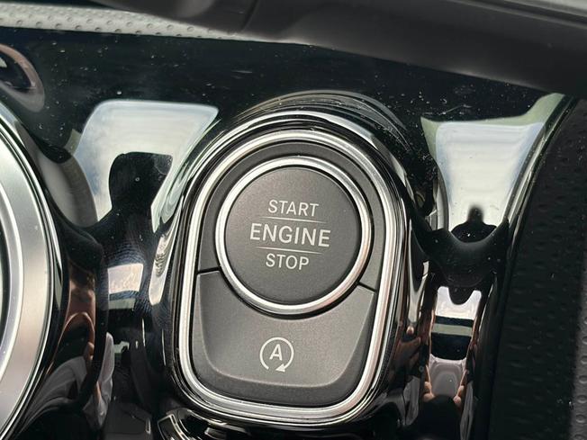 MERCEDES-BENZ CLA Class Photo 25
