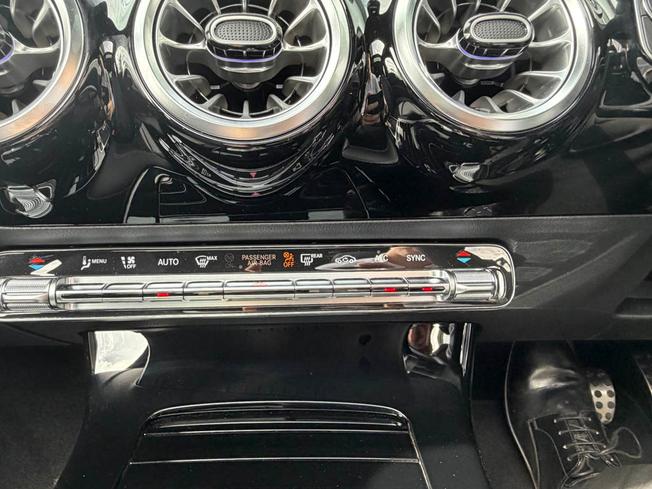 MERCEDES-BENZ CLA Class Photo 34
