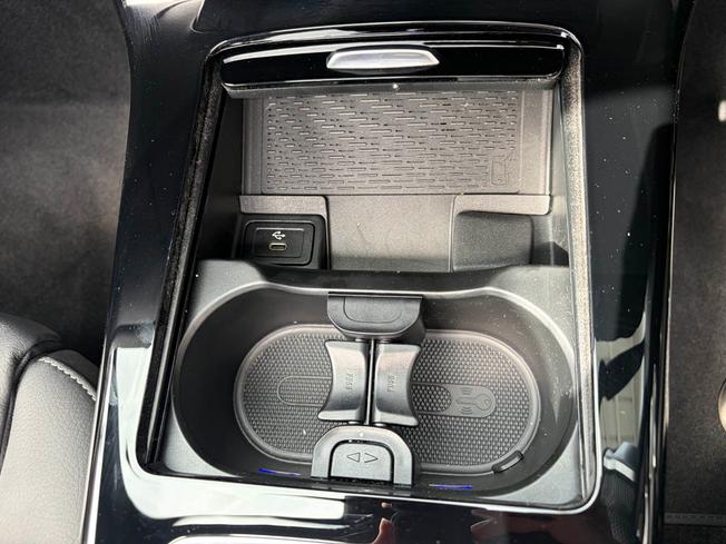 MERCEDES-BENZ CLA Class Photo 38