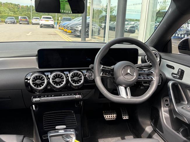 MERCEDES-BENZ CLA Class Photo 5
