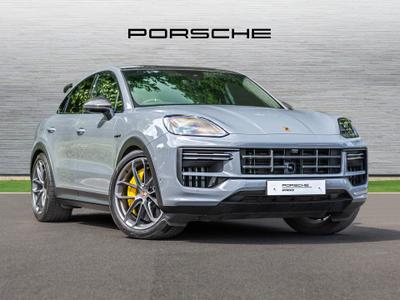 2025 PORSCHE Cayenne 4.0 V8 E-Hybrid 25.9kWh Turbo Coupe 5dr Petrol Plug-in Hybrid TiptronicS 4WD Euro 6 (s/s) (739 ps) at JCT600