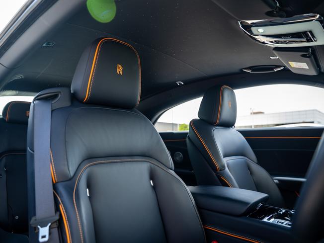 ROLLS-ROYCE Spectre Photo 12