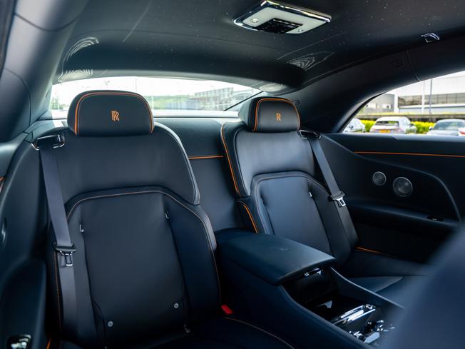 ROLLS-ROYCE Spectre Photo 16
