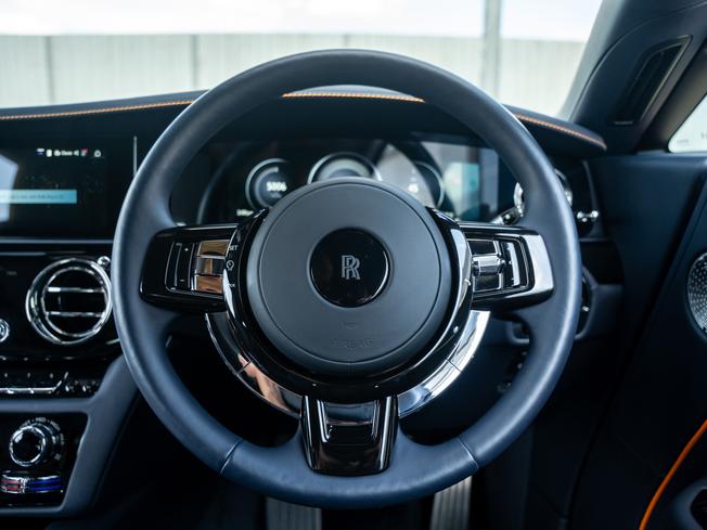 ROLLS-ROYCE Spectre Photo 19