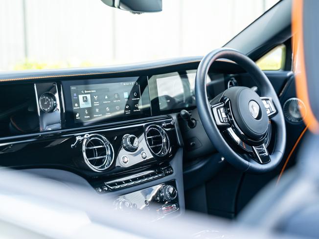 ROLLS-ROYCE Spectre Photo 21