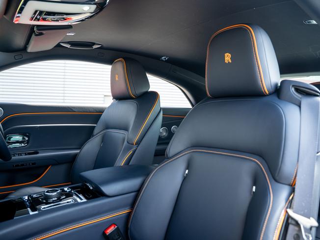 ROLLS-ROYCE Spectre Photo 23