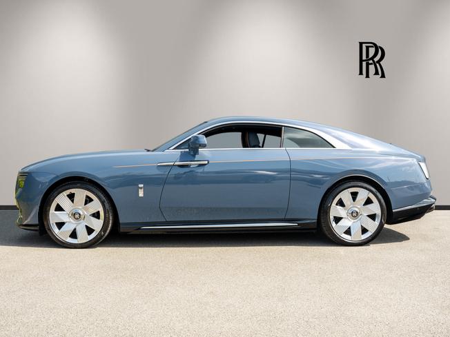 ROLLS-ROYCE Spectre Photo 3
