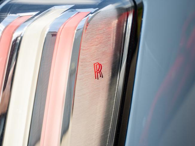 ROLLS-ROYCE Spectre Photo 35