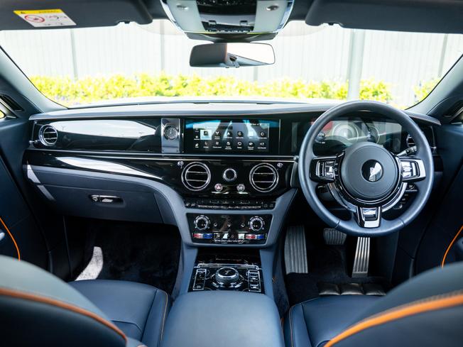 ROLLS-ROYCE Spectre Photo 4