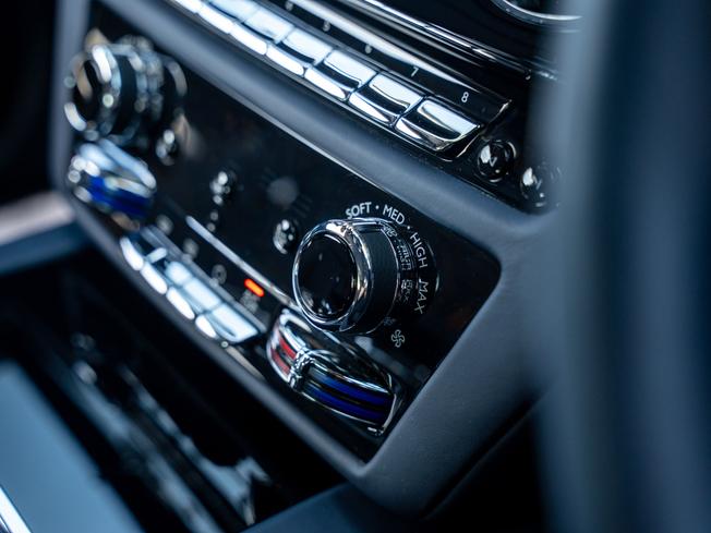 ROLLS-ROYCE Spectre Photo 7