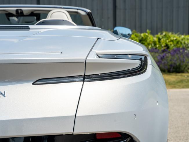 ASTON MARTIN Db12 Photo 25
