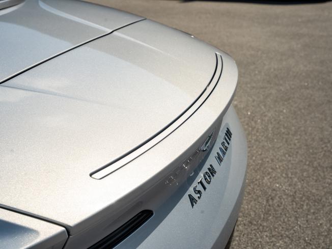 ASTON MARTIN Db12 Photo 26