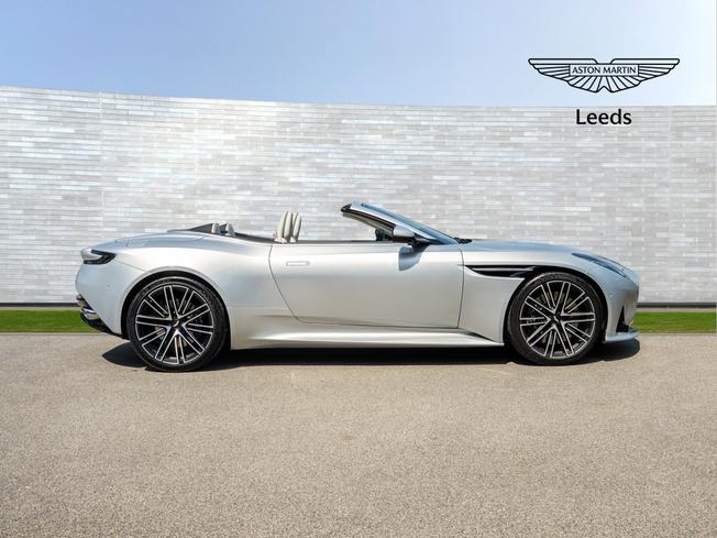 ASTON MARTIN Db12 Photo 31