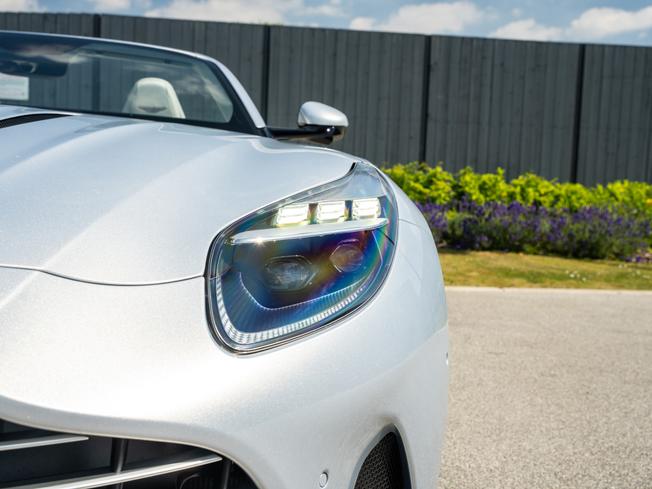 ASTON MARTIN Db12 Photo 39