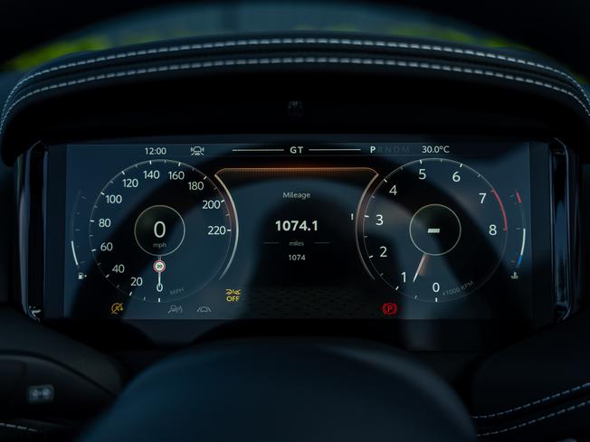 ASTON MARTIN Db12 Photo 6
