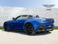 ASTON MARTIN Vantage Photo 2